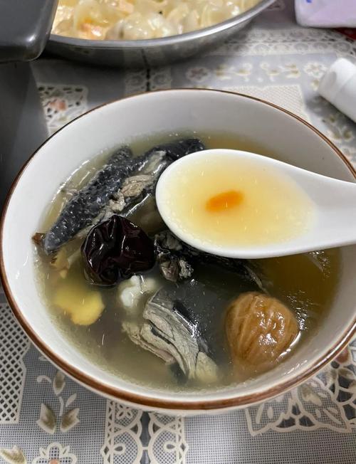 家常乌鸡怎么炖最营养？-图3