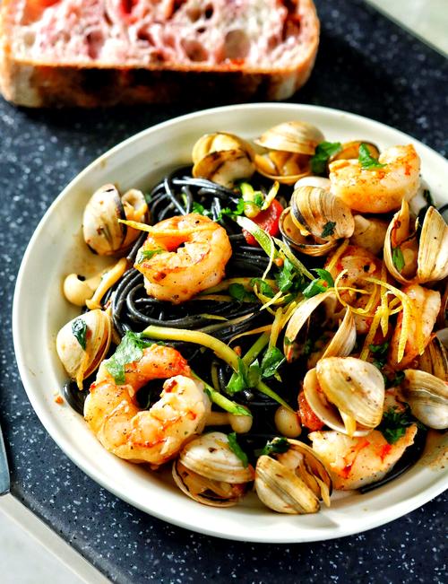 海鲜意面配菜搭配有哪些？-图1