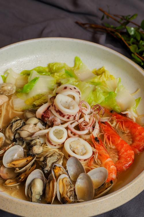 海鲜面放什么配料更鲜香入味？-图3