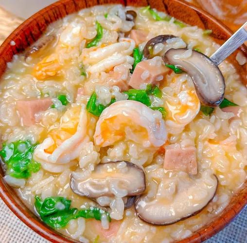 虾仁海鲜粥怎么做简单又鲜？-图1