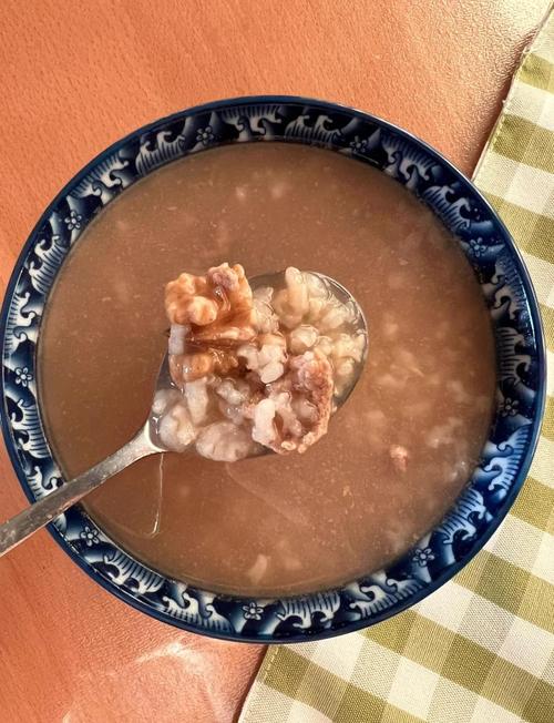 1岁宝宝核桃粥怎么煮才好消化？-图2