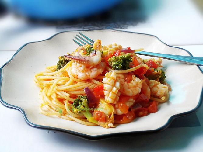 马来西亚海鲜意面，如何融合风味？-图3