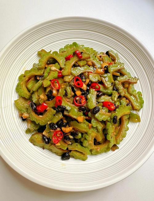 家常炒苦瓜图片有哪些家常做法？-图1