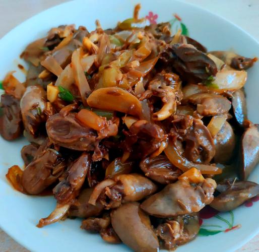 家常炸鸡心怎么做才酥脆入味？-图2