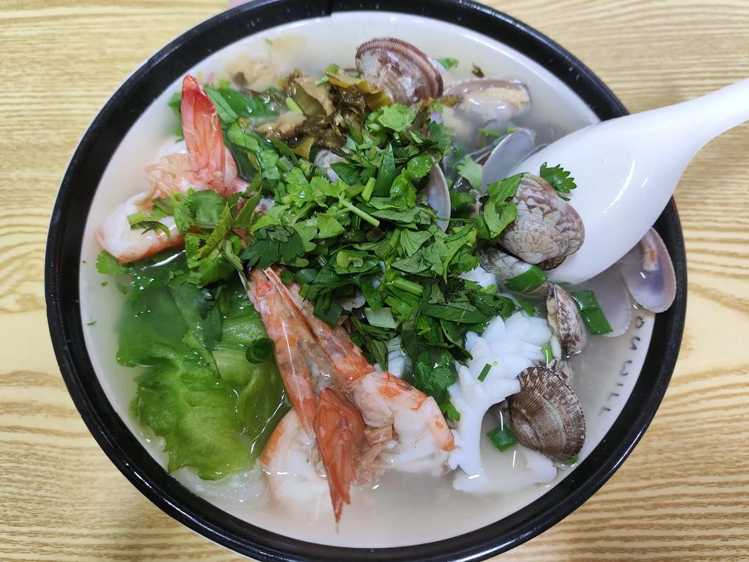 福建海鲜米粉汤怎么做？关键在哪？-图1