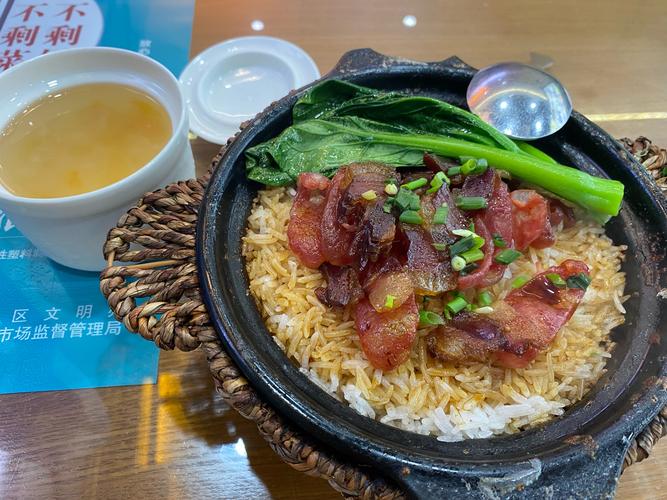 海鲜煲仔饭怎么做好吃又入味？-图2