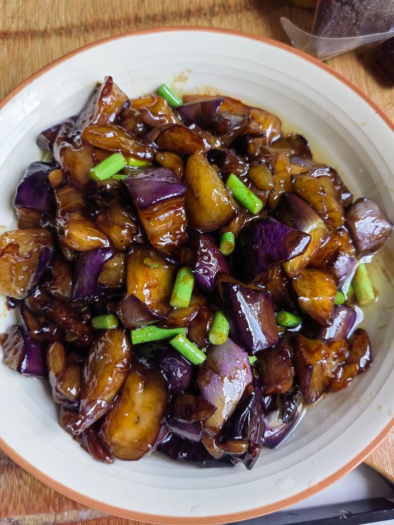 家常烧茄子做法有哪些？-图1