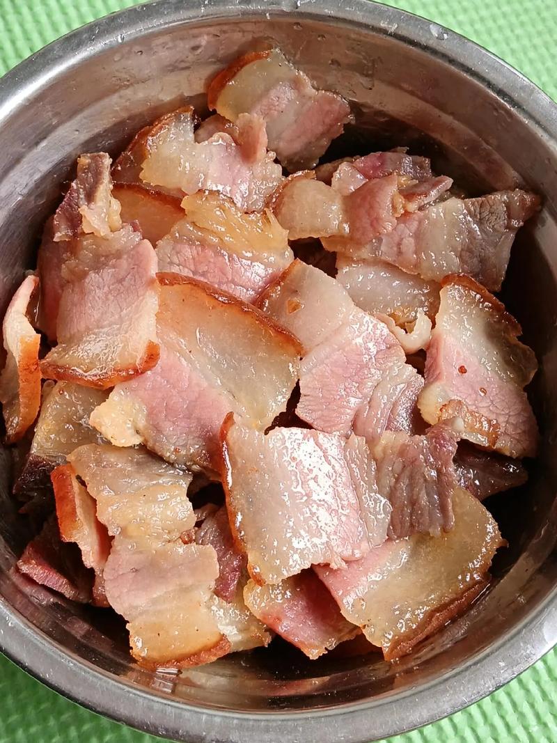 腊猪肉家常做法有哪些？-图1