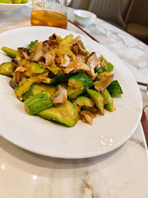 黄瓜配哪些海鲜炒更鲜香?-图1 黄瓜配哪些海鲜炒更鲜香?-图1