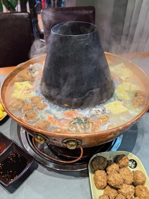 东北酸菜海鲜锅里到底藏着啥鲜？-图2