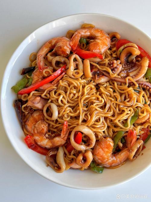 蒜蓉海鲜焖面怎么做？视频教程来了！-图1