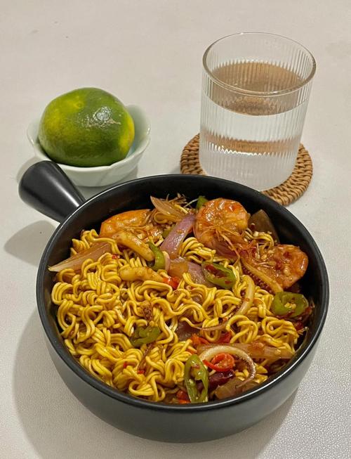 蒜蓉海鲜焖面怎么做？视频教程来了！-图2