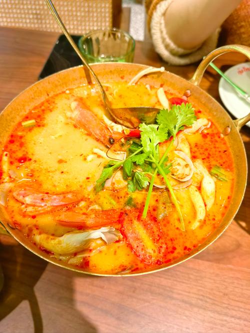 冬阴功海鲜火锅怎么做？酸辣鲜香秘诀在哪？-图1