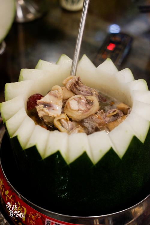 广州哪里能吃到正宗海鲜冬瓜盅？-图1