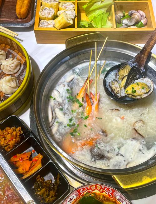 海鲜猪杂粥怎么做才鲜香？-图1