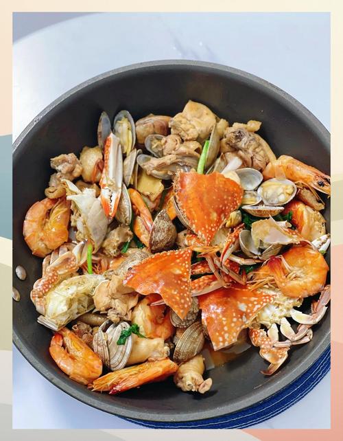 正宗海鲜焖锅做法视频怎么做？-图1