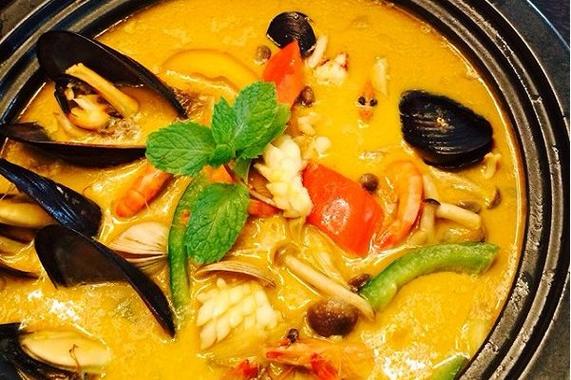 咖喱什锦海鲜锅的做法-图2 咖喱什锦海鲜锅的做法-图2