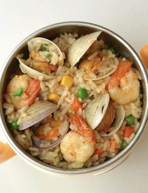 海鲜焖饭用什么做配菜-图1