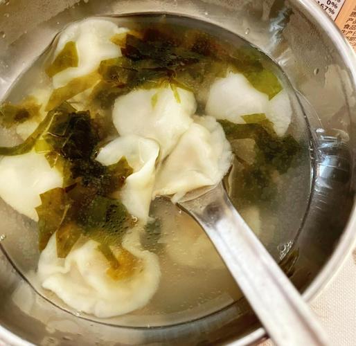 宝宝香菇肉馅馄饨怎么做？-图3