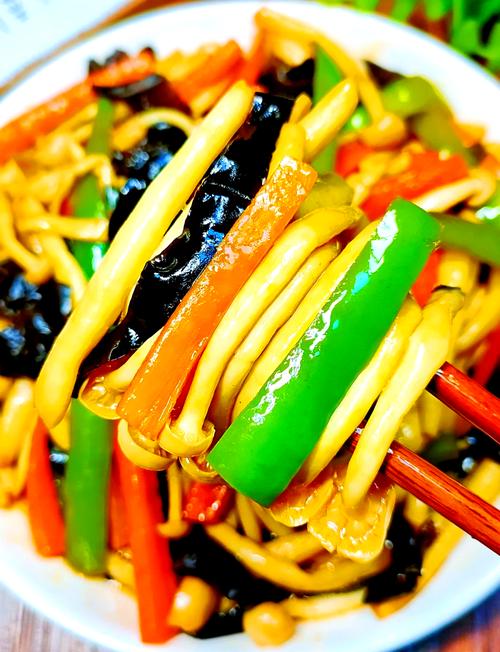 海鲜菇搭配什么营养翻倍？-图2