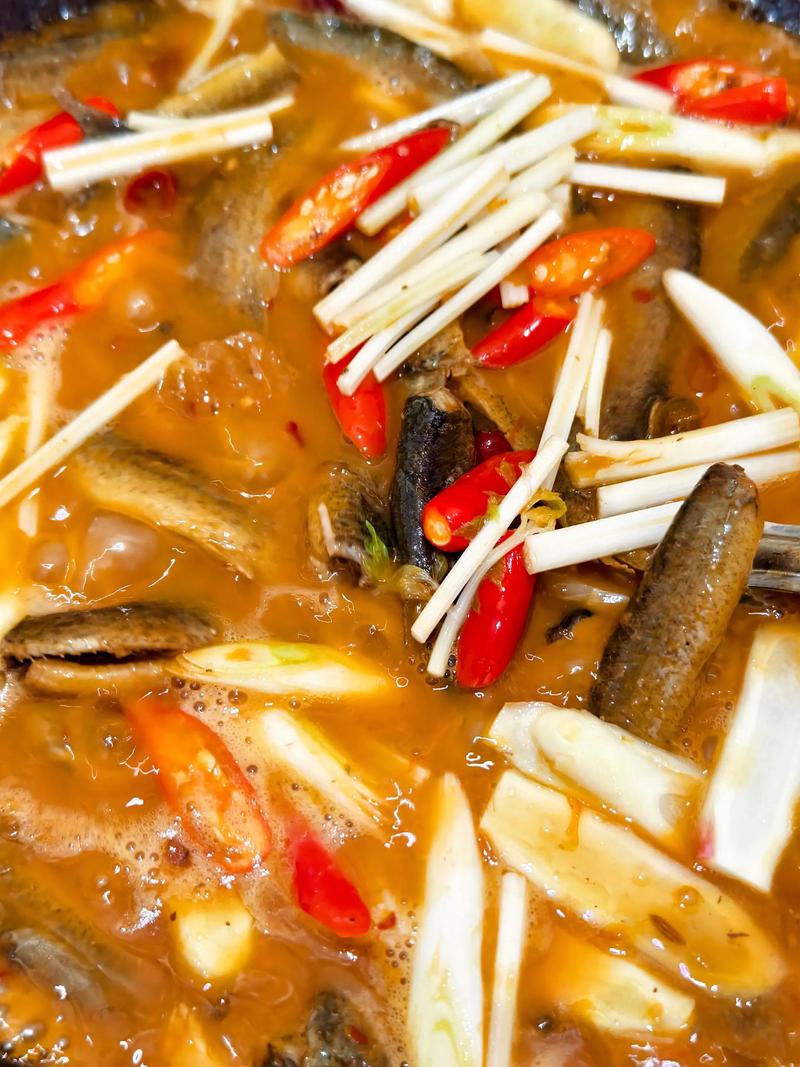 麻辣水煮泥鳅的家常做法-图1