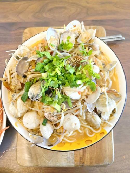 海鲜花甲面怎么做才鲜嫩入味？-图1