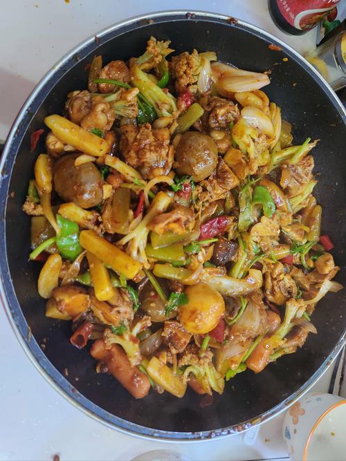 重庆麻辣香锅家常做法，在家也能做出地道味道吗？-图1