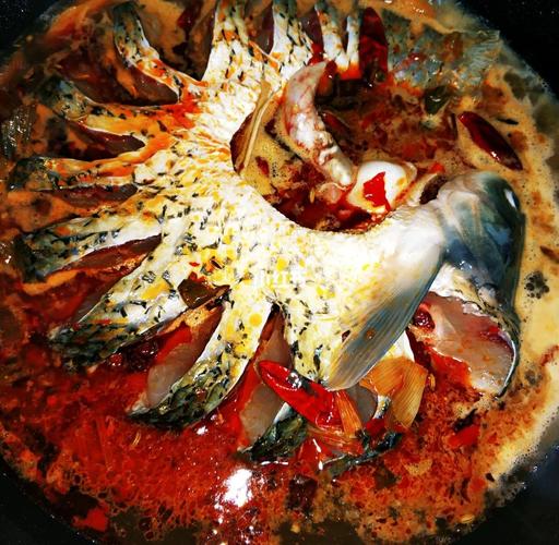 清炖草鱼家常做法有哪些关键步骤？-图1