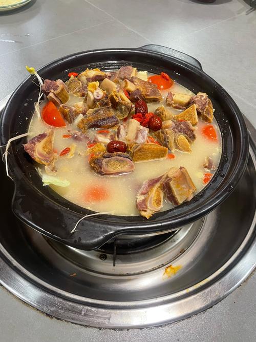 家常排骨火锅怎么做才够味？-图1