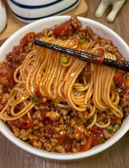 家常西红柿炸酱面怎么做?-图2 家常西红柿炸酱面怎么做?-图2
