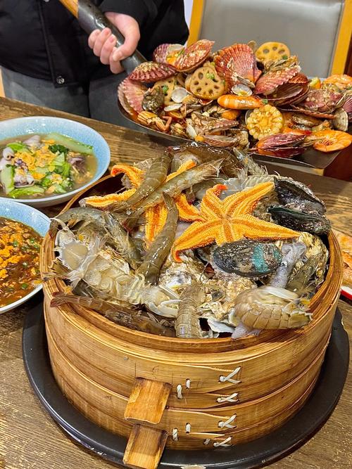 直接在桌子上清蒸海鲜-图2