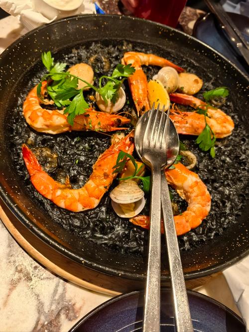 墨鱼汁海鲜饭英文介绍怎么写？-图1