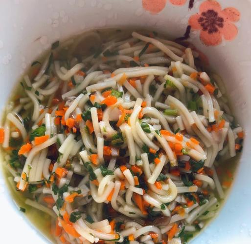 宝宝香菇菠菜面的做法-图1 宝宝香菇菠菜面的做法-图1