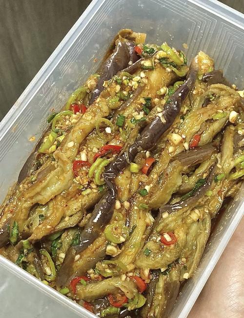 蒜拌茄子怎么做才够味？-图2