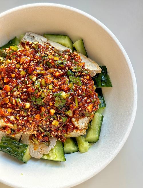 凉拌豆腐怎么做?家常做法有哪些?-图1 凉拌豆腐怎么做?家常做法有哪些?-图1