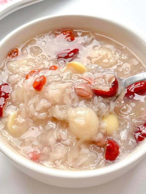 宝宝红枣桂圆莲子粥适合多大宝宝吃?-图1 宝宝红枣桂圆莲子粥适合多大宝宝吃?-图1