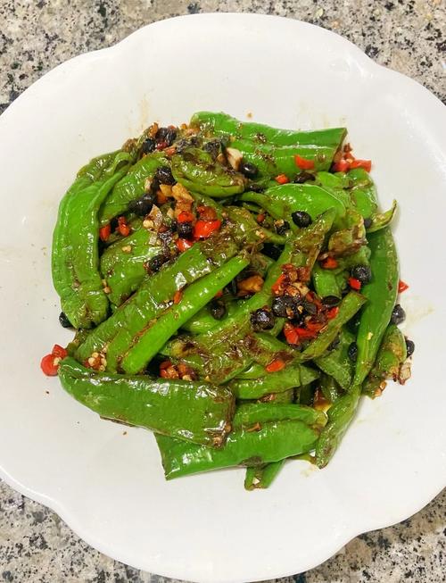 油焖尖椒的家常做法大全-图1 油焖尖椒的家常做法大全-图1