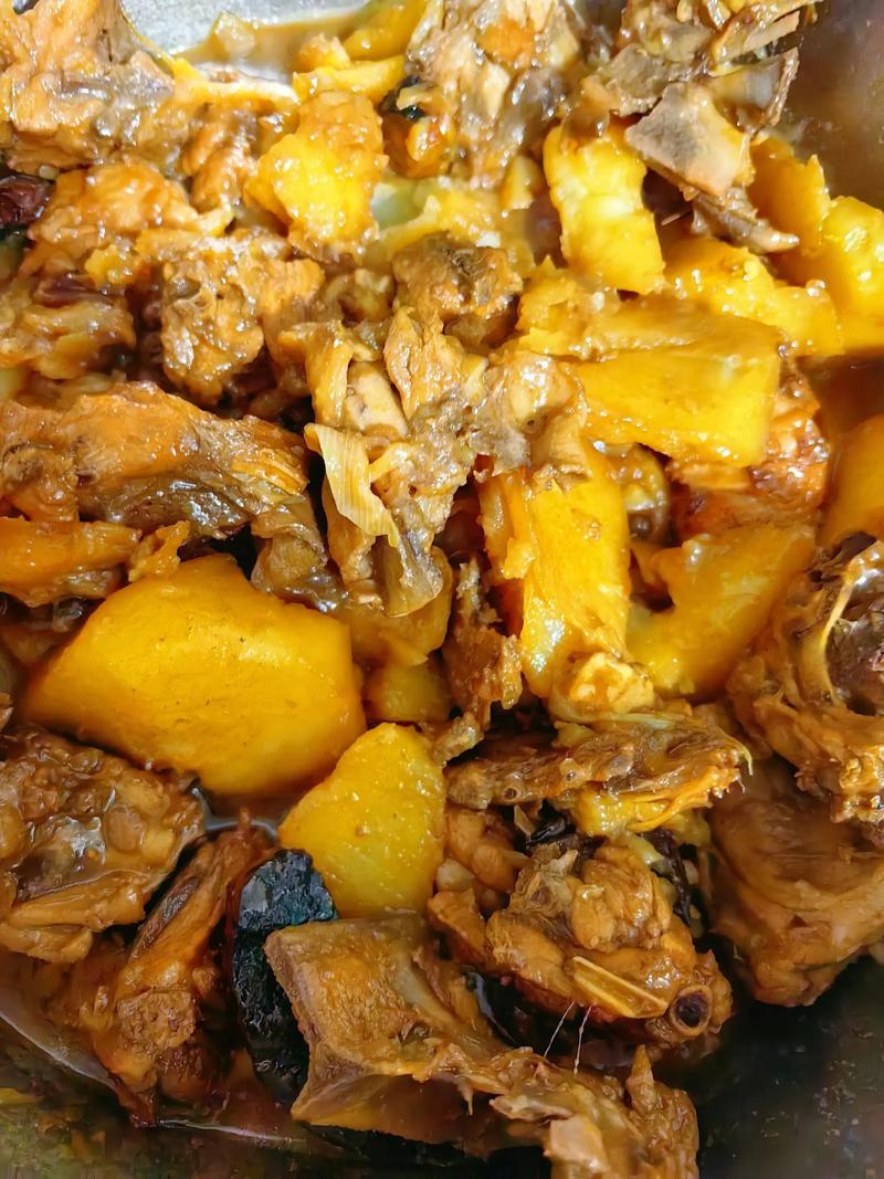 鸡肉土豆煲怎么做才好吃?-图3 鸡肉土豆煲怎么做才好吃?-图3