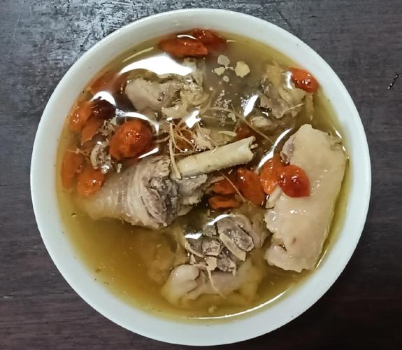 海参鸡脚汤怎么做？家常做法有哪些？-图1