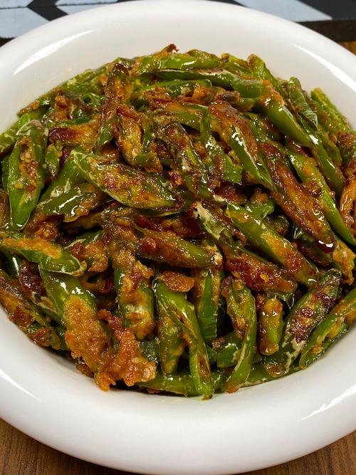 家常油焖尖椒怎么做才够味？-图2