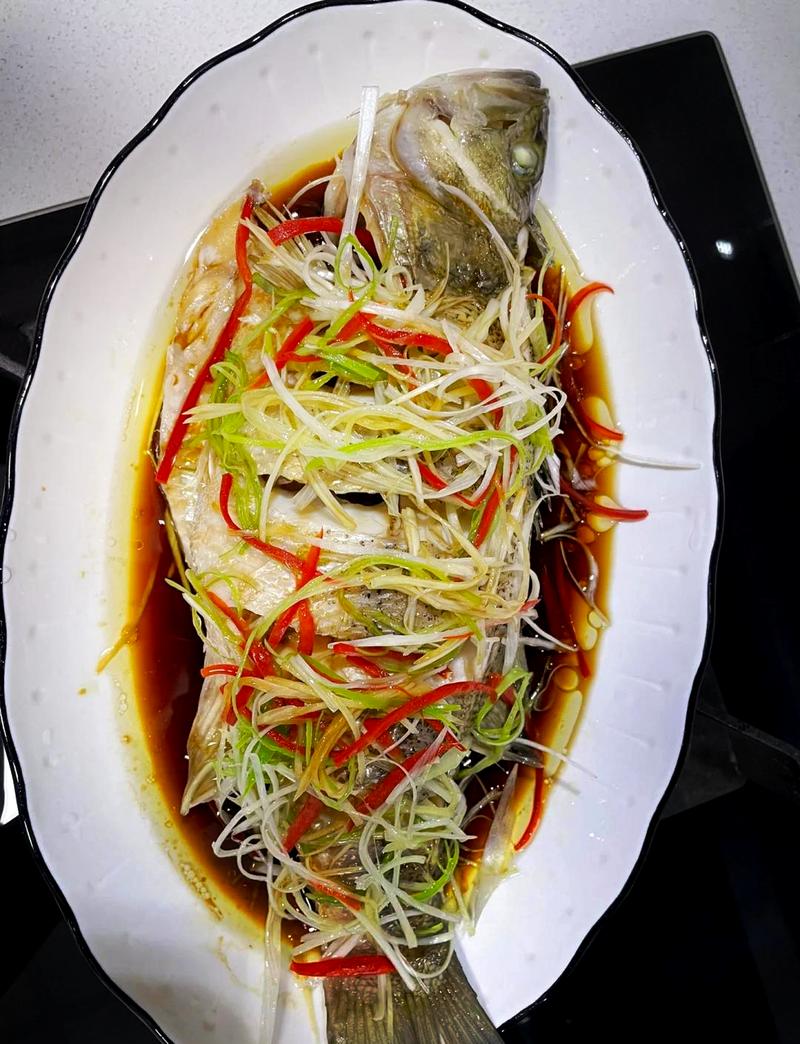 清蒸鱼怎么做才鲜嫩不腥?-图2 清蒸鱼怎么做才鲜嫩不腥?-图2