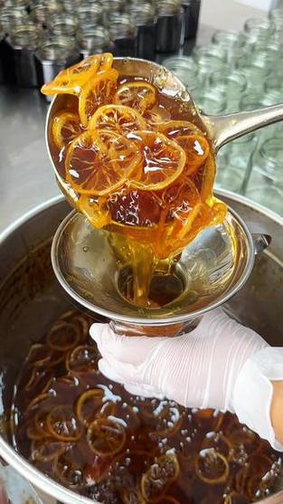 冰糖雪梨柠檬膏能和海鲜一起吃吗?-图1 冰糖雪梨柠檬膏能和海鲜一起吃吗?-图1