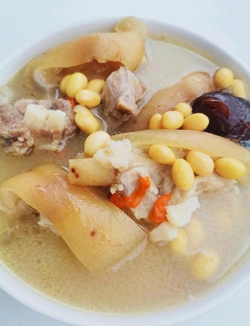 清汤肘子怎么做才软烂脱骨?-图2 清汤肘子怎么做才软烂脱骨?-图2