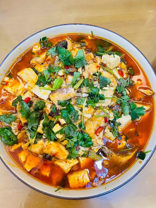 油豆腐煮鱼怎么做?家常做法有哪些?-图1 油豆腐煮鱼怎么做?家常做法有哪些?-图1