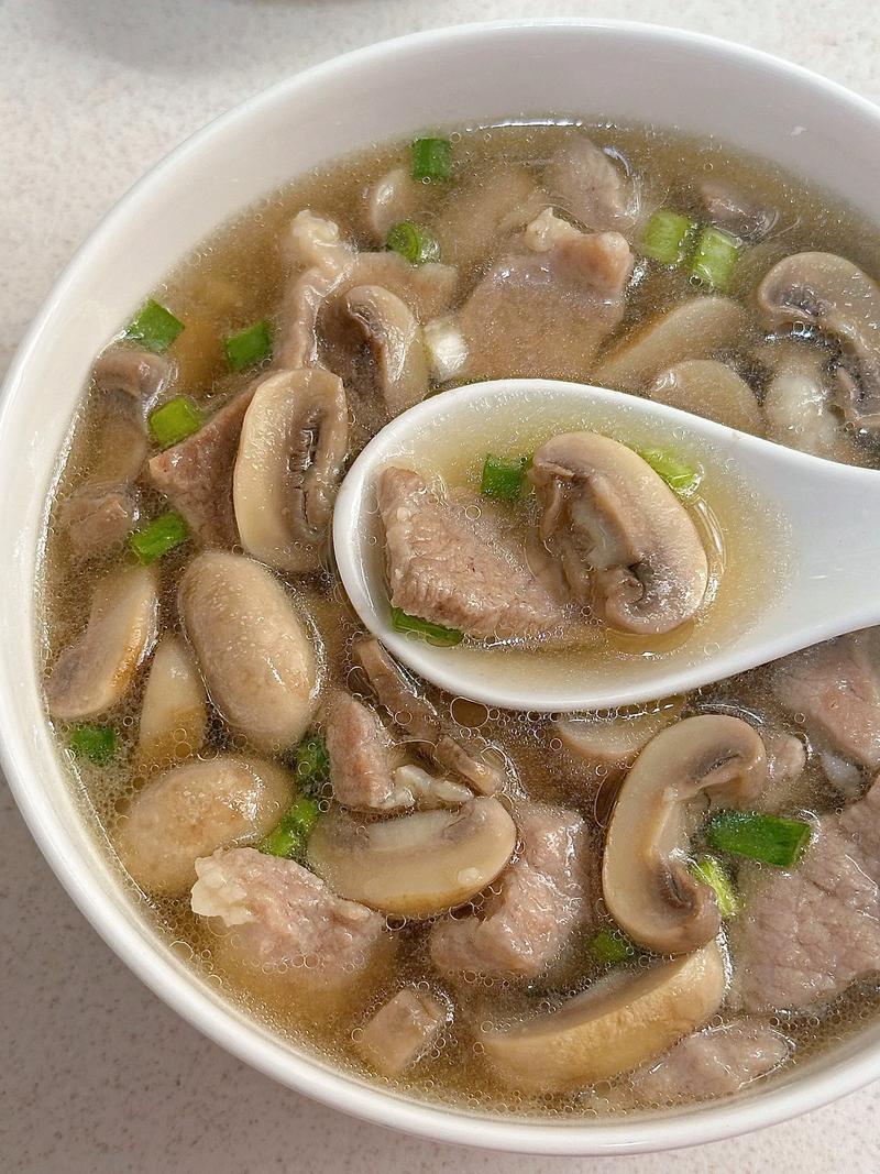 煲蘑菇汤的家常做法有哪些?-图2 煲蘑菇汤的家常做法有哪些?-图2