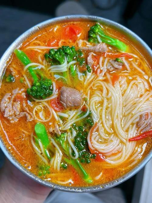 宝宝能吃番茄鸡蛋菜汤面吗？-图1