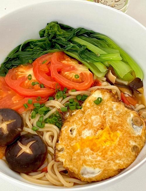 宝宝辅食,西红柿香菇鸡蛋面怎么做?-图1 宝宝辅食,西红柿香菇鸡蛋面怎么做?-图1
