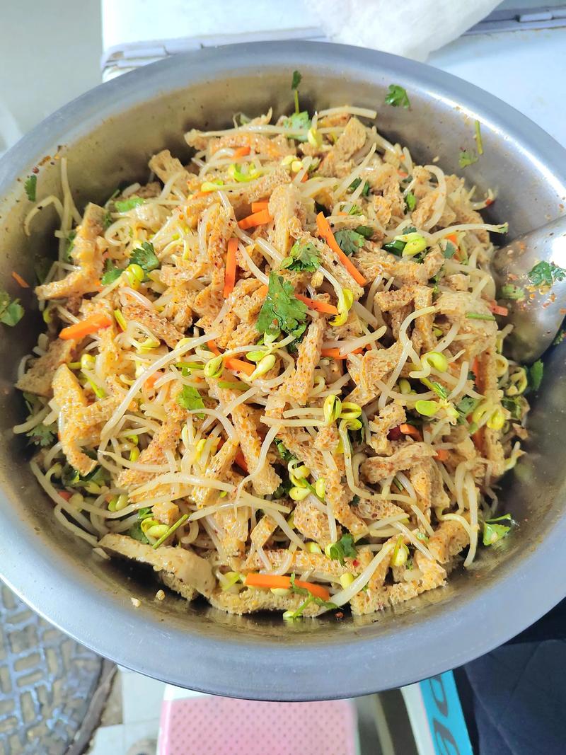 豆芽拌粉条家常做法怎么做？-图1