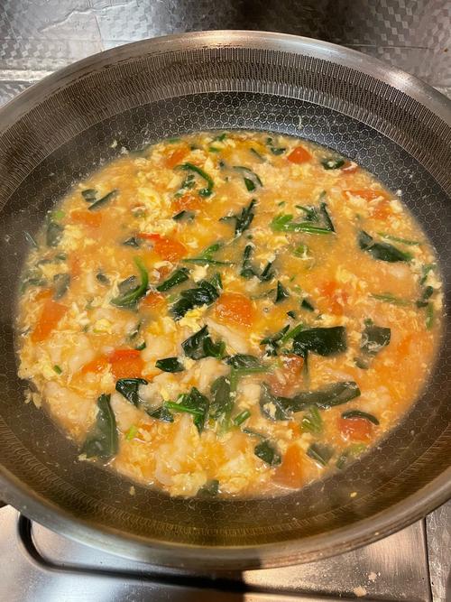 宝宝能吃西红柿菠菜疙瘩汤吗？-图1