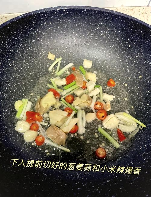 海鲜大青虾爆炒怎么做才鲜嫩？-图1